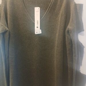 Elegant Olive V-Neck Sweater